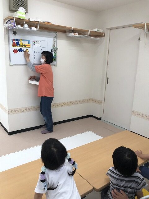 保護中: 児童発達支援はればれ、金曜日3歳児クラスの活動の様子です